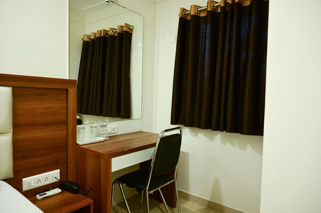 Hotel Diamora Residency ターネー エクステリア 写真