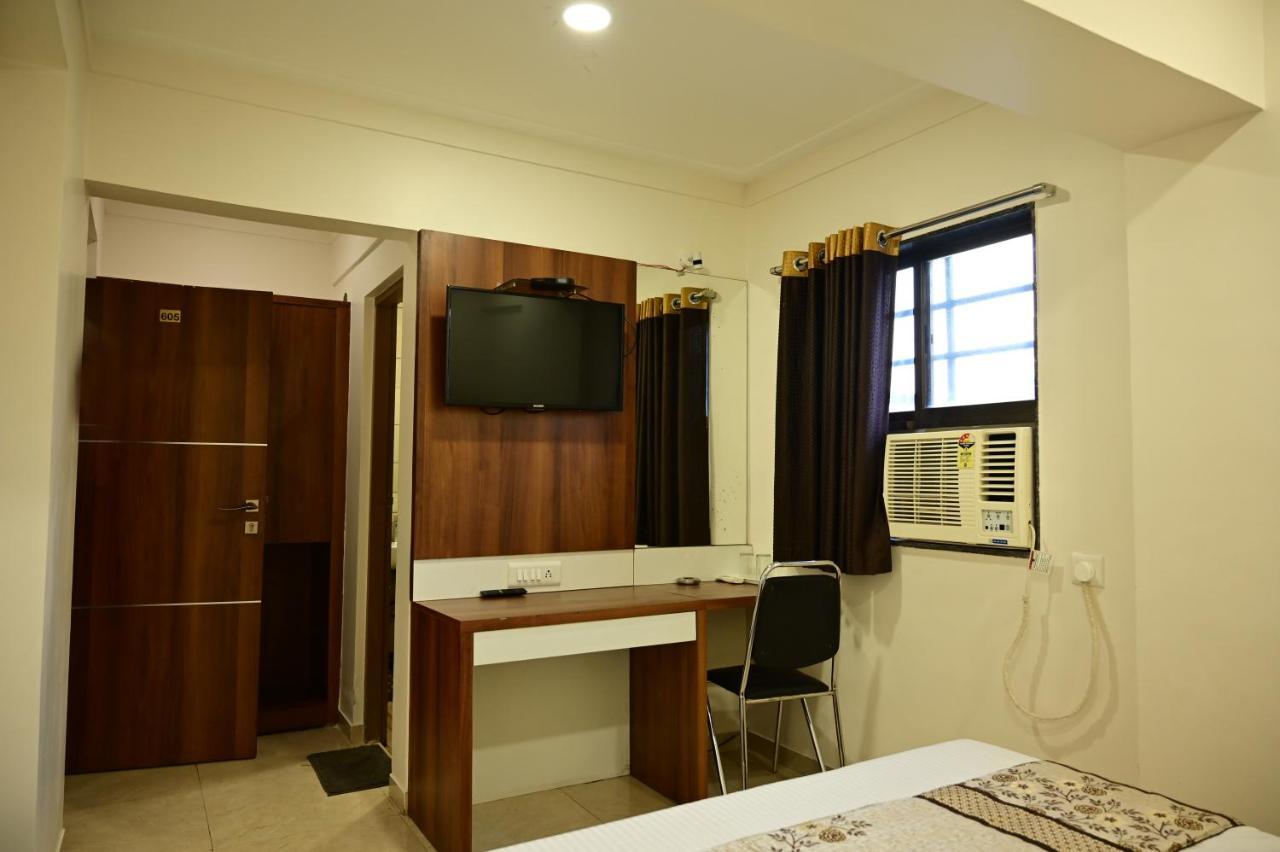 Hotel Diamora Residency ターネー エクステリア 写真