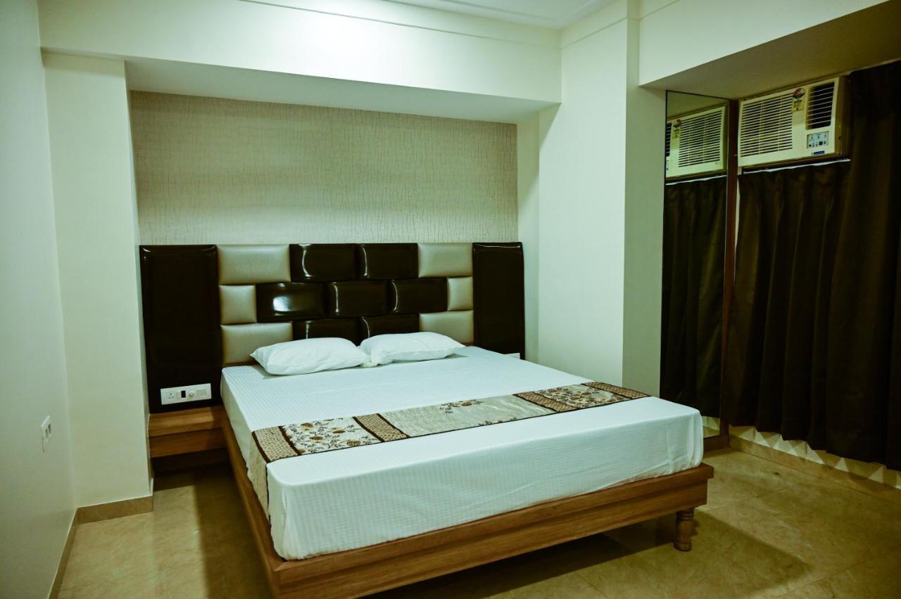 Hotel Diamora Residency ターネー エクステリア 写真