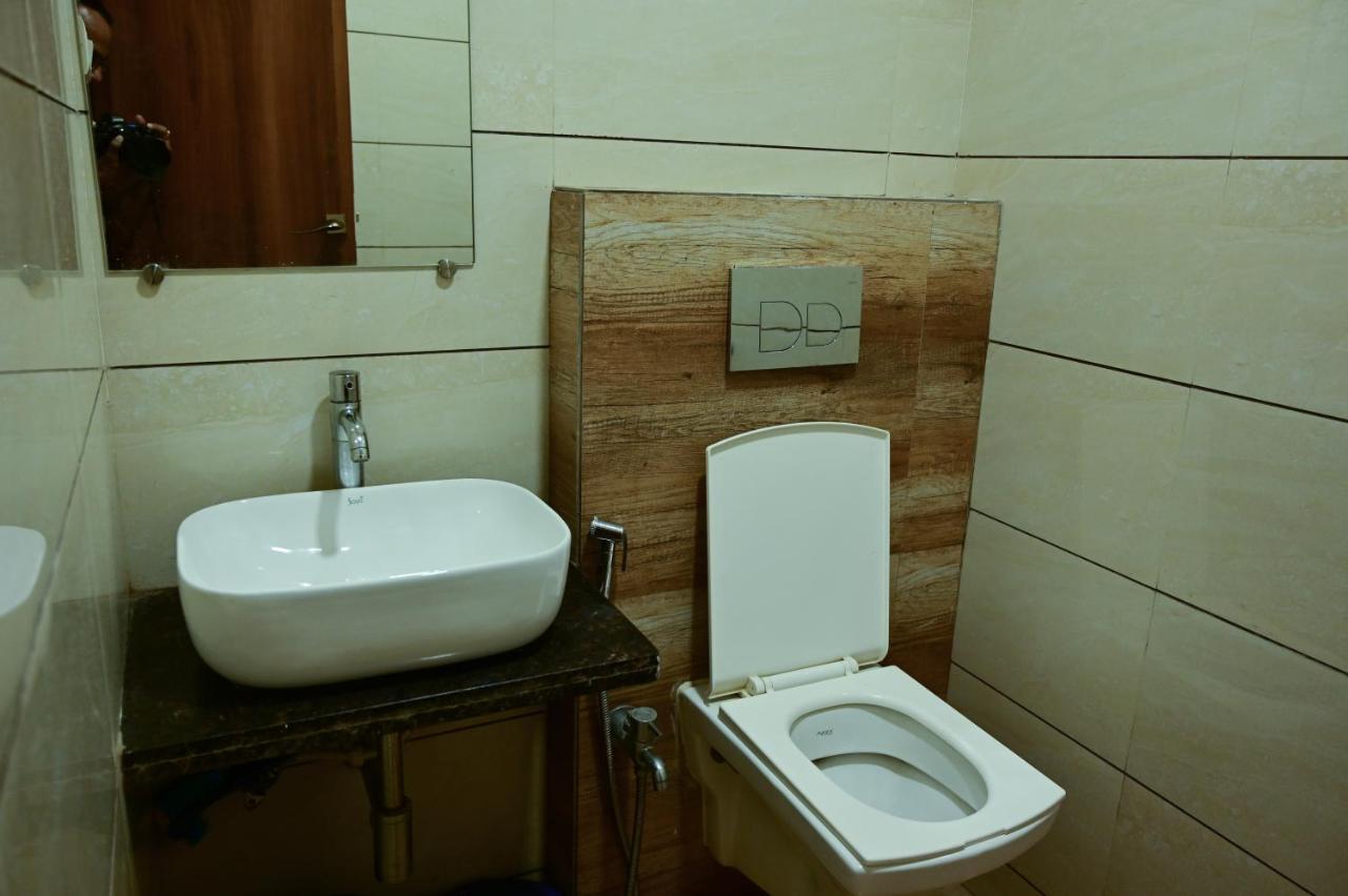 Hotel Diamora Residency ターネー エクステリア 写真